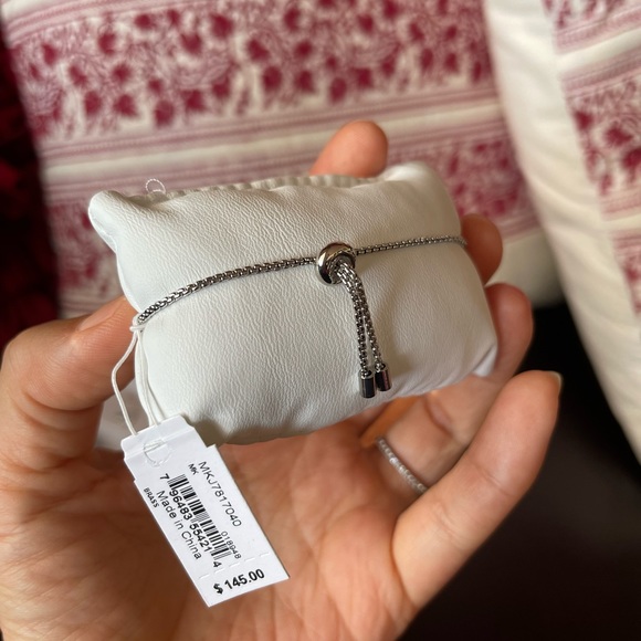 MICHAEL KORS Gift SET Sliver Tone bracelet  Heart Earrings Crystal NIX - Picture 4 of 6